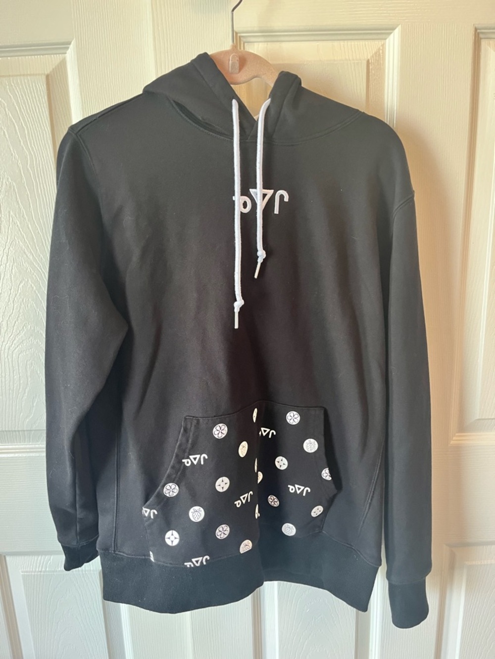 Neechi by Nature | Black Graphic Hoodie | 100% Cotton - Size Large Unisex